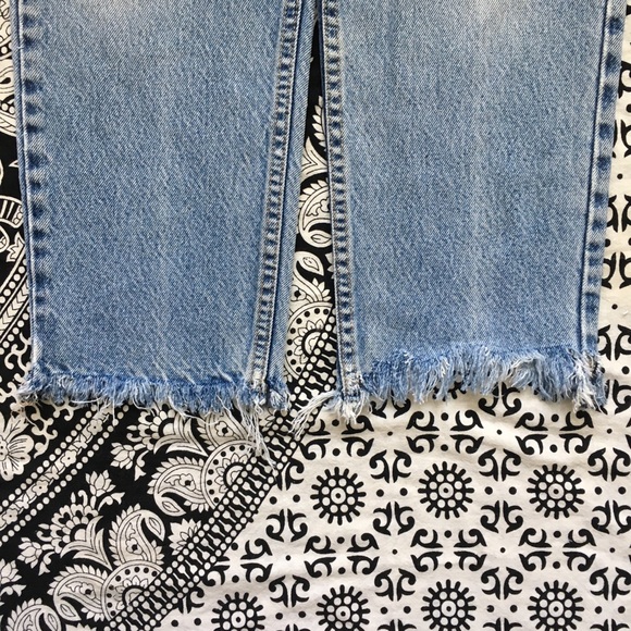 Vintage Frayed Mom Jeans - Picture 5 of 7